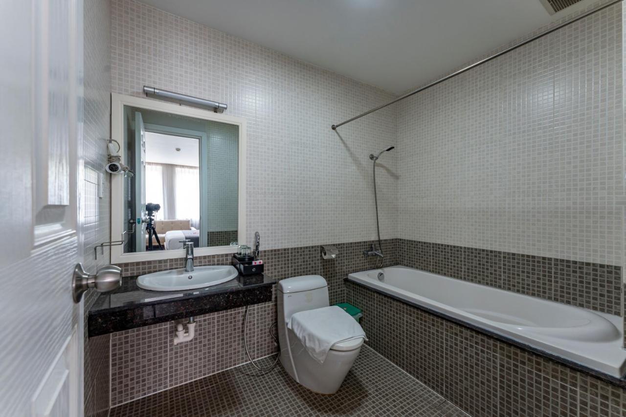 Edoya Hotel Phu My Hung Хошимін Екстер'єр фото